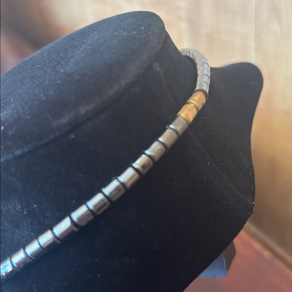 Hematite bead necklace with torpedo-shaped beads - Picture 3 of 3